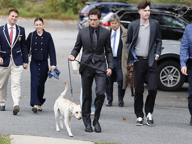 TMZ's tweet photo. 🐕 Clavicular brings dog to court hearing in rape case.

Exclusive details: https://t.co/qfg35u8gSK https://t.co/2d82Q30Scz