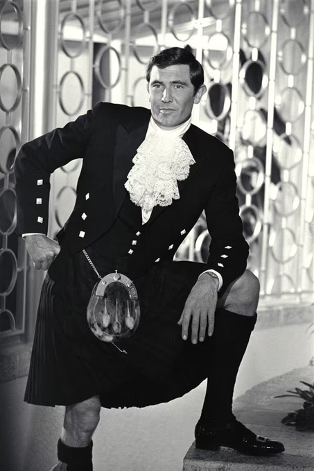 aieldream's tweet photo. I don't really care who they pick as the new James Bond, i just want to see this outfit again https://t.co/nnx2PwqnGY