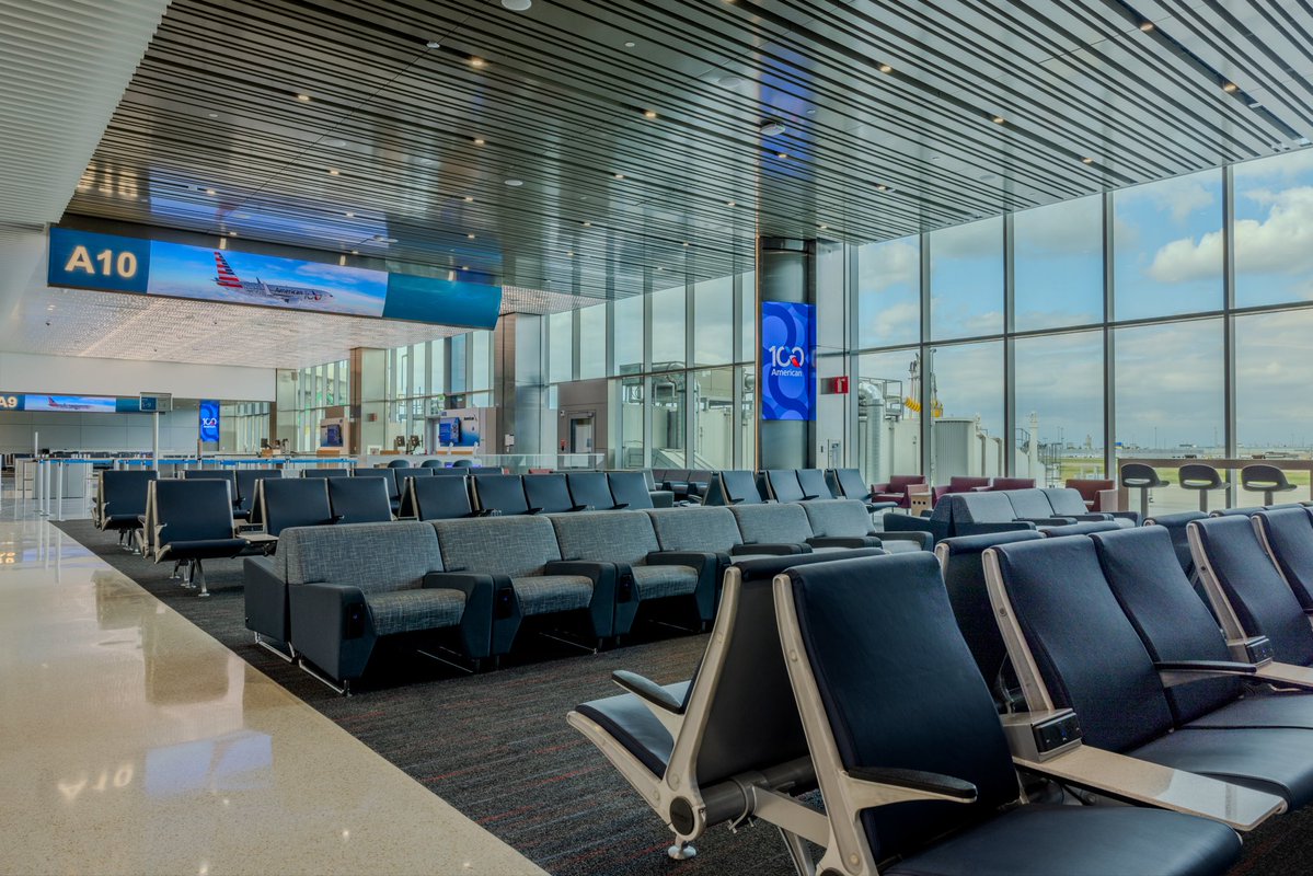 DallasTexasTV's tweet photo. DFW Airport just got bigger as the first four gates open in its new Terminal A expansion https://t.co/pQ1S4dgwJS