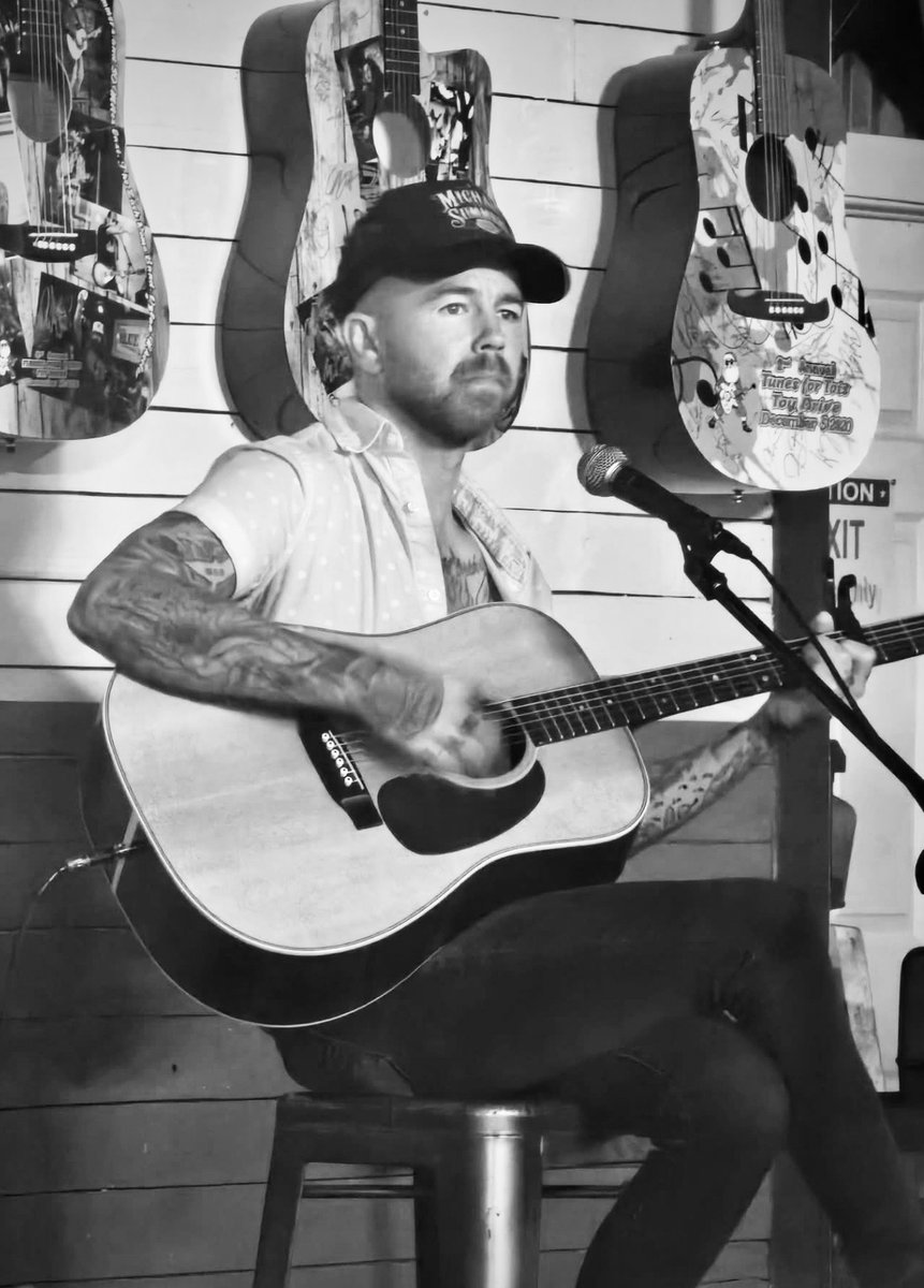 BrandonCallies's tweet photo. I’ll be playing at @SweetwaterGrilI tonight at 7:00. I hope to see some friends there.
.
.
.
#brandoncallies #indieinfusedamericana #altfolk #rocknfolk #yallternative https://t.co/lhly0Y0unf