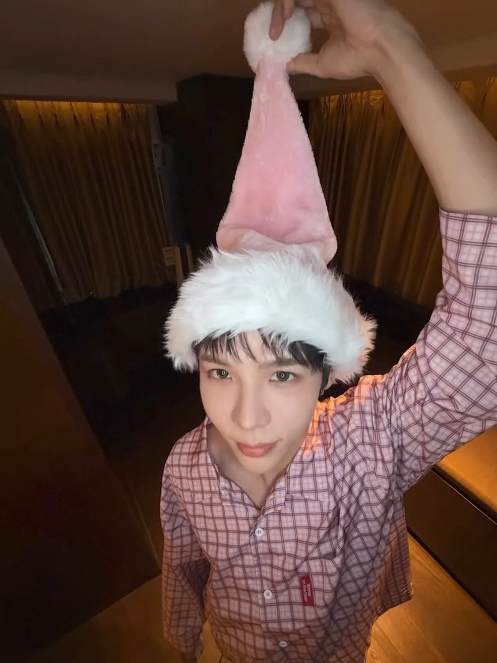720hoursummer's tweet photo. ถ้าคุนมิ้ลดื้อมากจาโดนหอมแจ้มน้ะรุ้ไม 😾 https://t.co/K5CPEC2rvc