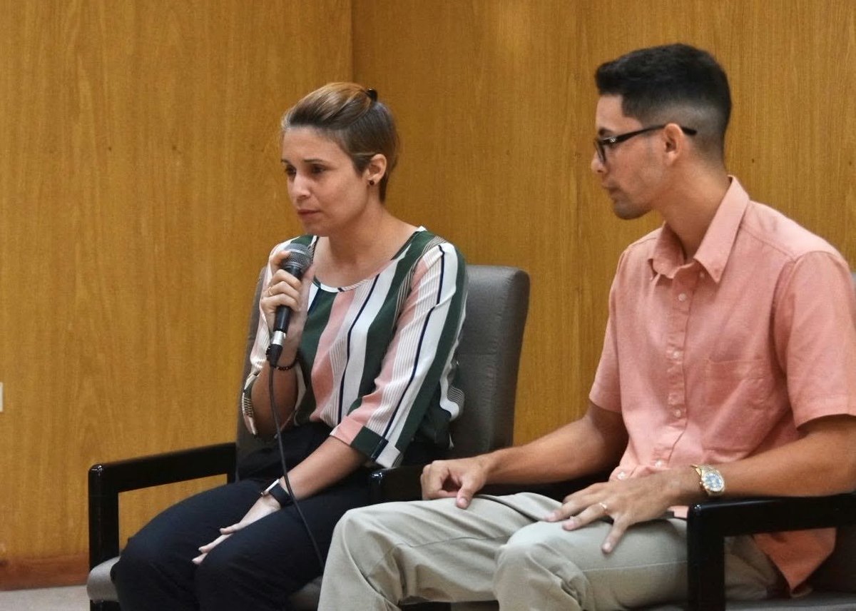 AsambleaCuba's tweet photo. Jóvenes diputados, en nombre de nuestro pueblo y especialmente de las nuevas generaciones, condenaron bloqueo recrudecido, cerco energético y medidas coercitivas unilaterales del Gobierno de EE.UU. contra nuestro país 

#CubaNoEsUnaAmenaza, el bloqueo sí https://t.co/zH0ob0RLuf