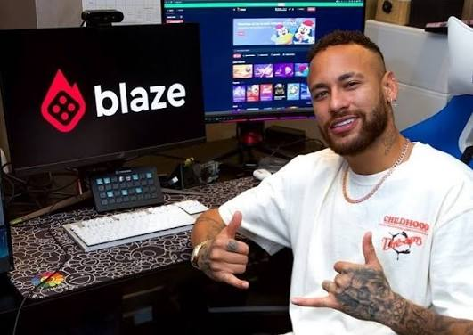 trevineju's tweet photo. Neymar precisa ajudar a rifar a campanha do Lula pq afinal o Willer Tomaz lavou 5 bilhões de reais na Blaze, bet que Neymorto era o principal rosto 🤙 https://t.co/zay2bKUga2