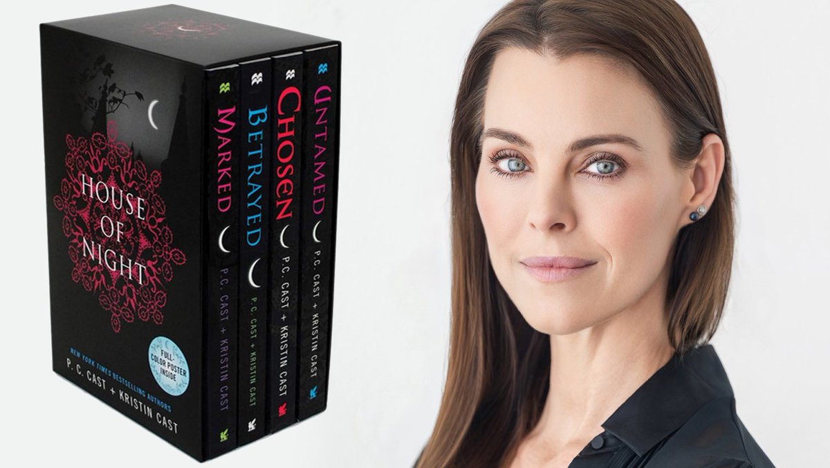 PreviouslyFilmx's tweet photo. #HouseOfNight

⚠️ATENCIÓN⚠️

Johanna Watts dirigirá la adaptación cinematográfica de la serie de novelas young adult de vampiros escrita por P.C. Cast y Kristin Cast.

El casting está en proceso y el rodaje se está programando para principios de 2027.

[Via @DEADLINE] https://t.co/QsbsVE52zv