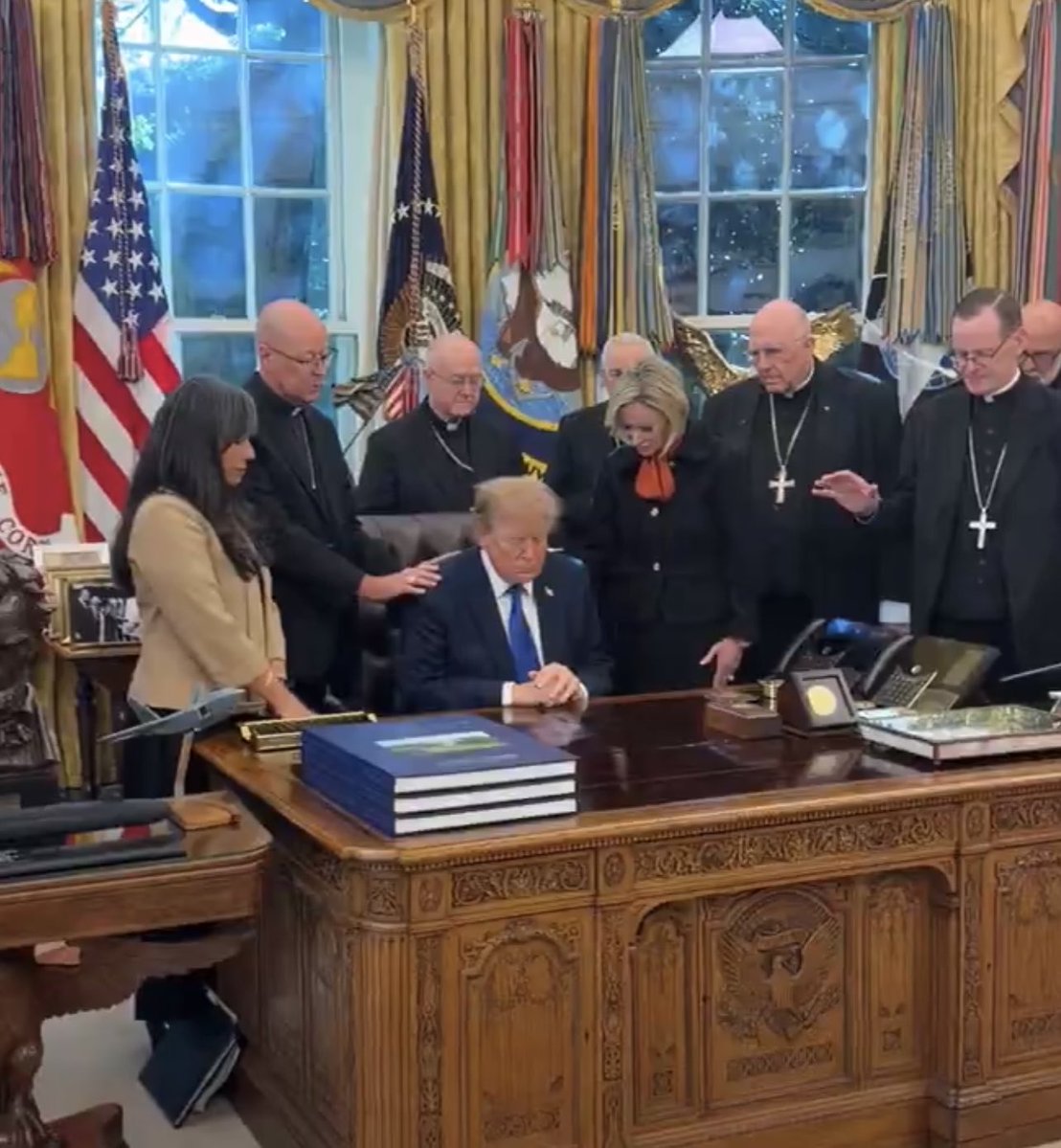 JamieBonkiewicz's tweet photo. If you believe Donald Trump is a Christian, you’re a fucking idiot. https://t.co/X7oRRRVpnh