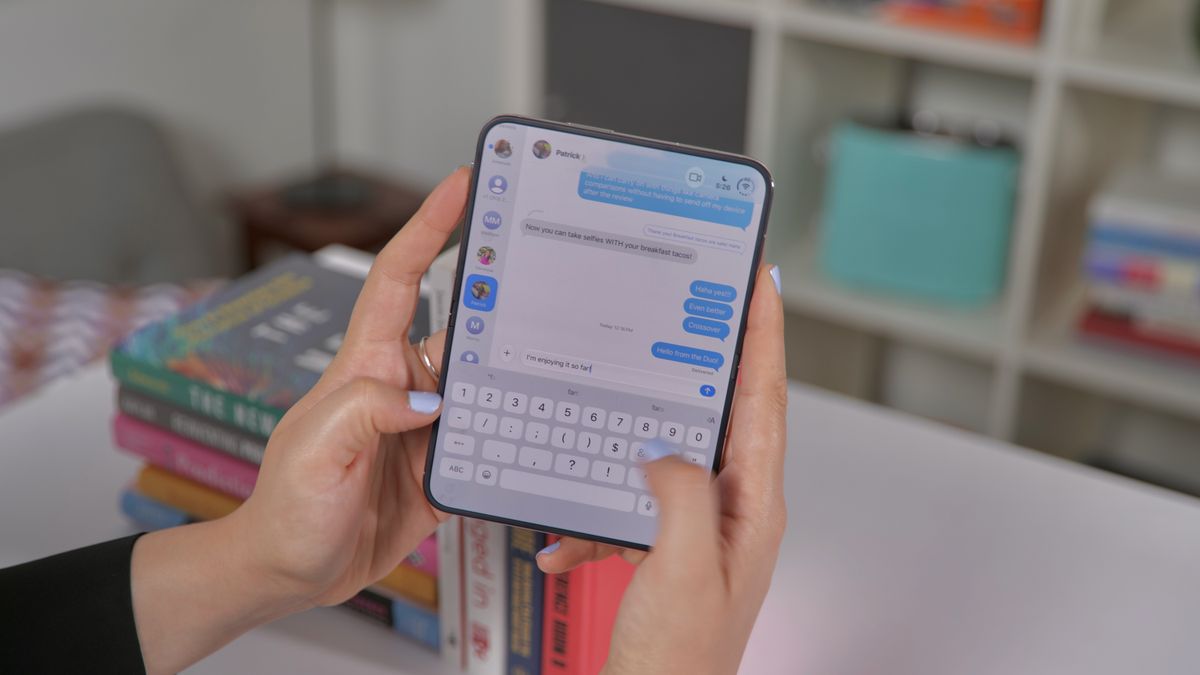 CNET's tweet photo. The $1,999 foldable phone is harder to use for left-handed people and those with smaller hands. https://t.co/ZVBjWcOX7c https://t.co/S0bhwkNLDq