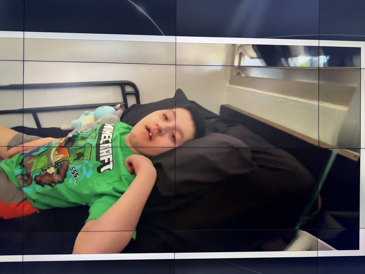 riverasaniel's tweet photo. 🔴LUMA le corta la luz por deuda. Niño de 9 años en riesgo. La historia ahora en Telenoticias x @TelemundoPR https://t.co/Tq0iUXJpU5