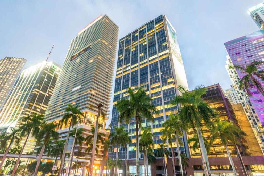 propmodo's tweet photo. U.S. office availability is falling as construction stalls, leaving large tenants competing for scarce Class A, trophy and flexible space.

https://t.co/JaSY1RCrPb https://t.co/sKh1P1pAJb