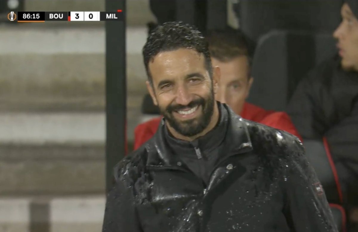 MattiaPrina's tweet photo. Cazzo c'hai da ridere coglione, che fai cagare come le formazioni che schieri ogni partita

Ti dovresti vergognare e chiedere scusa!

#BournemouthMilan #Milan #ACMilan https://t.co/eVPllBqc2L