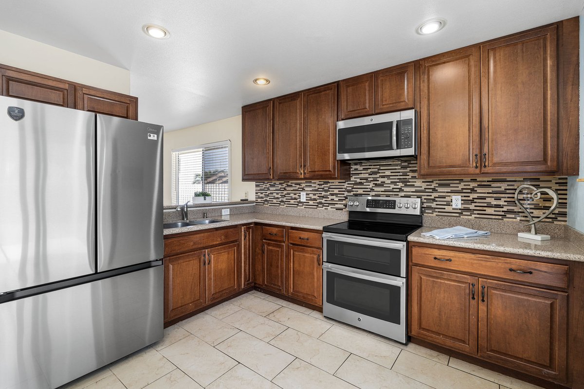HawaiiLife's tweet photo. Just listed by Leanna Flem, R(S) and Laura Flem, R(S) is 68-3627 Makua Hine St in Waikoloa, Big Island for $720,000.

https://t.co/jZKRj4F5Ko

This 3BD/2BA home in Paniolo Estates offers 1,469 square feet of living space, a converted garage &amp; fenced yard with off-street parking. https://t.co/46YiRRgxGa
