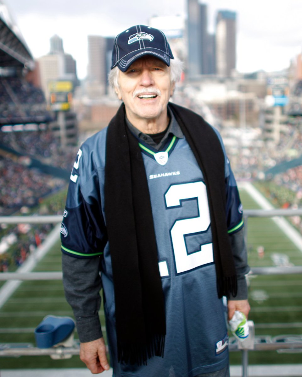 Seahawks's tweet photo. Remembering film icon and 12 Flag raiser Tom Skerritt.

Our hearts are with his family and loved ones 💙 https://t.co/WMnZFr6gDr