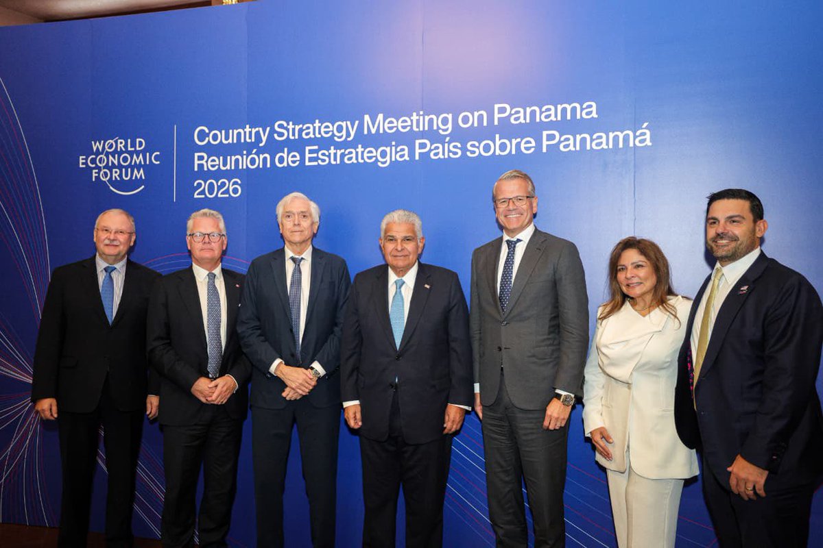 JoseRaulMulino's tweet photo. Hoy inauguramos en el Palacio de Las Garzas la Reunión Estratégica País del Foro Económico Mundial, con la participación de 27 empresas líderes en el mundo. Con ellas compartimos los esfuerzos de esta administración de gobierno para fortalecer el liderazgo de Panamá en la región. 

Colocando a Panamá como el próximo hub multienergético, logístico, digital y financiero de la región.