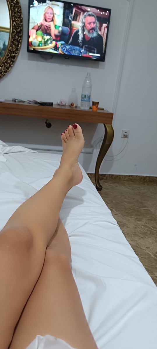 mistres_ruya's tweet photo. Yoruldummmm 

#footfetısh #antalyakole https://t.co/JoSEAnXbZV