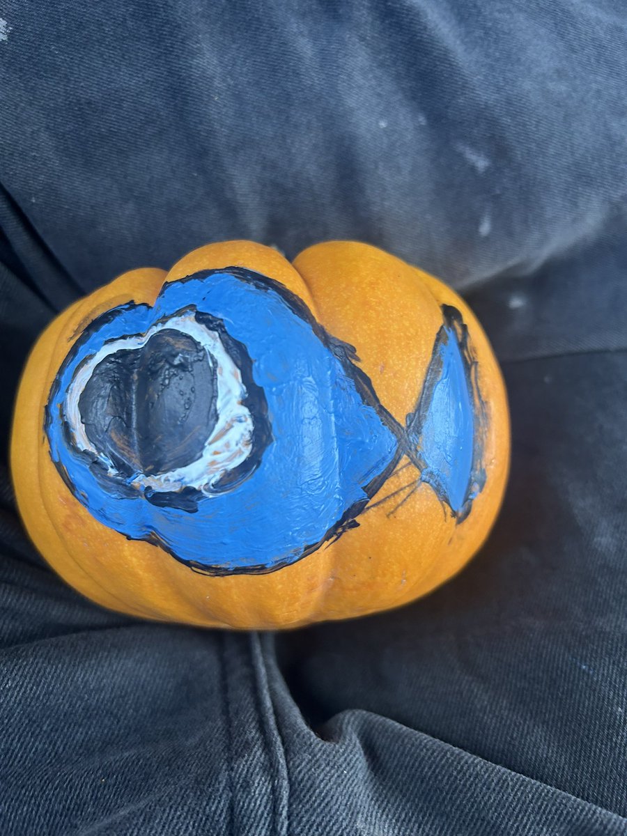 lyebatenkaitoss's tweet photo. #artsoyan #misoplush @misoyans my little miso enjoying her bierock, also made a guppy pumpkin :) https://t.co/EY8diSHhva