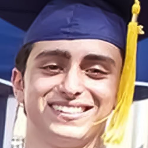 AlexandreRezek's tweet photo. I am the dev of larp final boss 
Since alon unrtweeting everything here is the real face of jew final boss 
On project kimchi again new fresh wallets made over 400k this has to be a joke ! https://t.co/MHTBrEWd4R