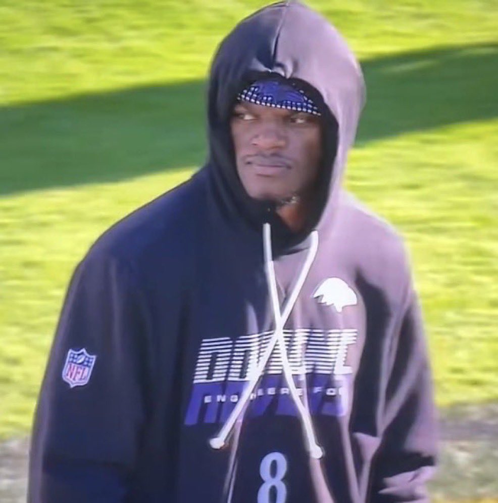 ravens4dummies's tweet photo. It took 18 days for Lamar Jackson to return from a visible ankle injury we could see. 

Folks #onhere saying to trade him because of it. 

They lost one game in that time. https://t.co/6y4tLdW8O7