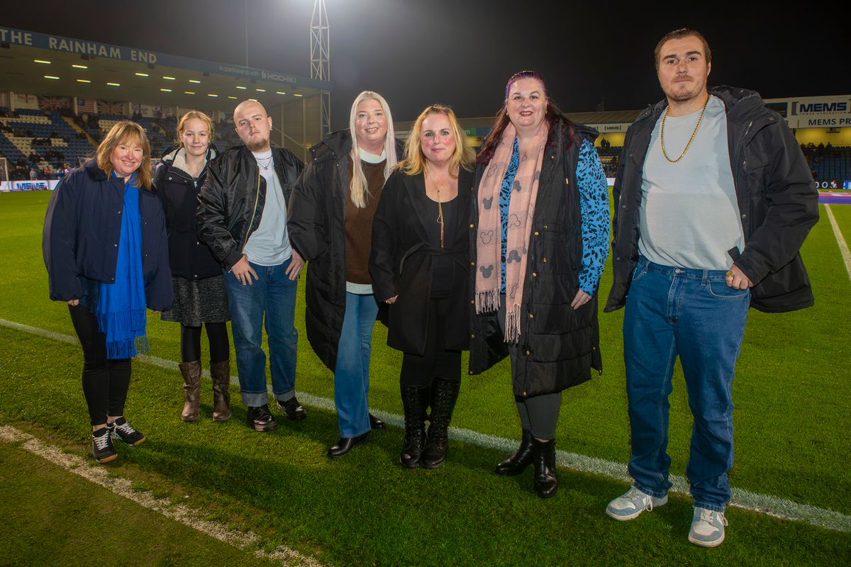 TheGillsFC's tweet photo. A big thank you to Tuesday's match sponsor @Dee_WkdCreative! 👊

Looking for some help with your digital marketing? Wicked Creative can help you with your Content Strategy, Comms, Copywriting and Campaigns!

We’ve got some amazing match day sponsorship experiences on offer so don't miss out!

To find out how you can become a matchday sponsor, please email Sales@gillinghamfc.com 📲

#ActuallyGills | #Gills