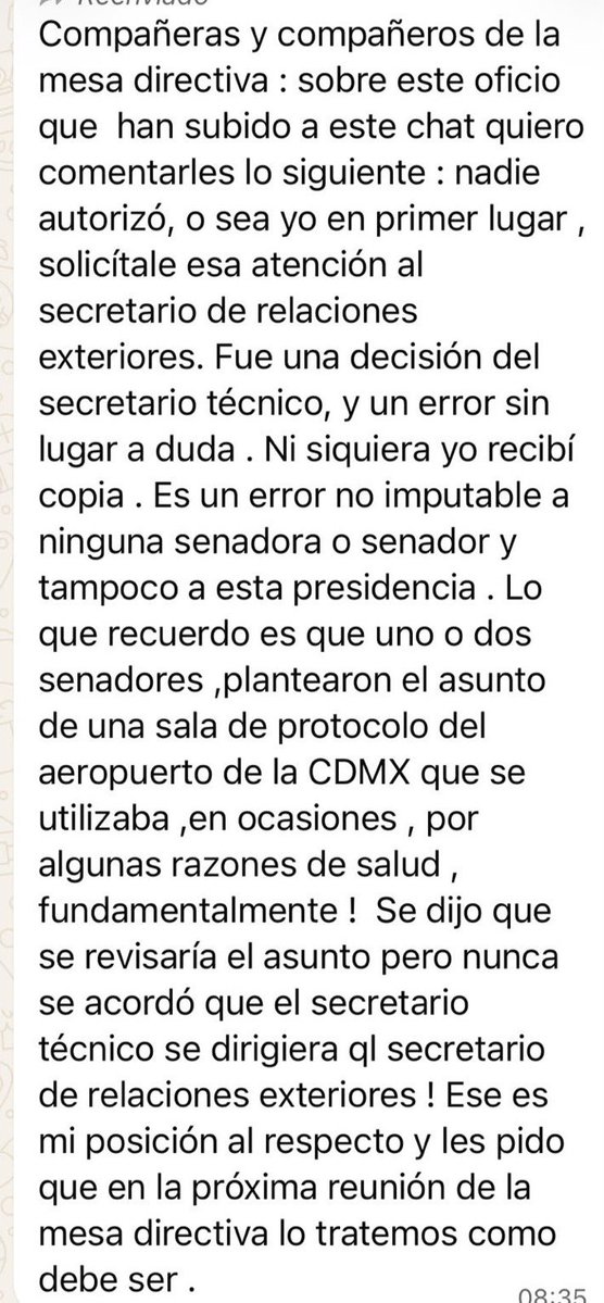 LuisCardenasMx's tweet photo. 🚨 ¡El salón VIP del AICM se pidió solito! Nadie en el Senado dio la orden

El presidente del @senadomexicano, @higinio_mtz, aseguró que ni él ni ningún otro senador ordenaron enviar el oficio para solicitar acceso al Salón de Protocolo del Aeropuerto Internacional de la Ciudad de México.

Reconoció que algunos legisladores plantearon utilizar el espacio, pero aclaró que nunca hubo un acuerdo para solicitarlo.

La explicación llega después de que la priista @ClaudiAnaya exhibiera el documento.

✈️ Al parecer, todos querían llegar al salón VIP, pero nadie sabe quién pidió la reservación.