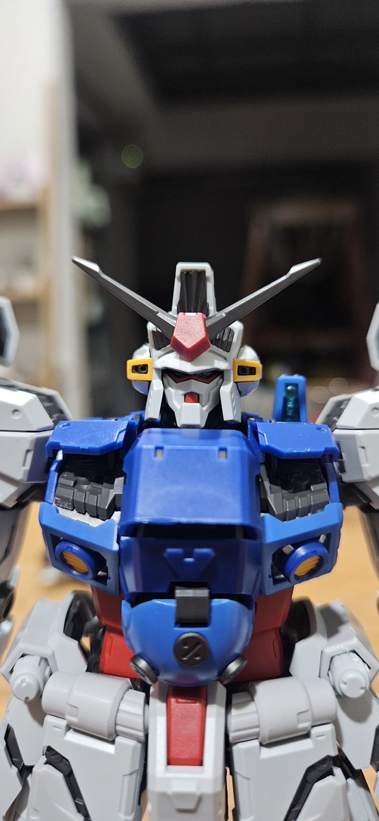 ZEKESWORKS's tweet photo. Had a lot of fun building this big guy. #gundam #gunpla #plamo #modelkit #gpo2a https://t.co/fMvaWuPdXI
