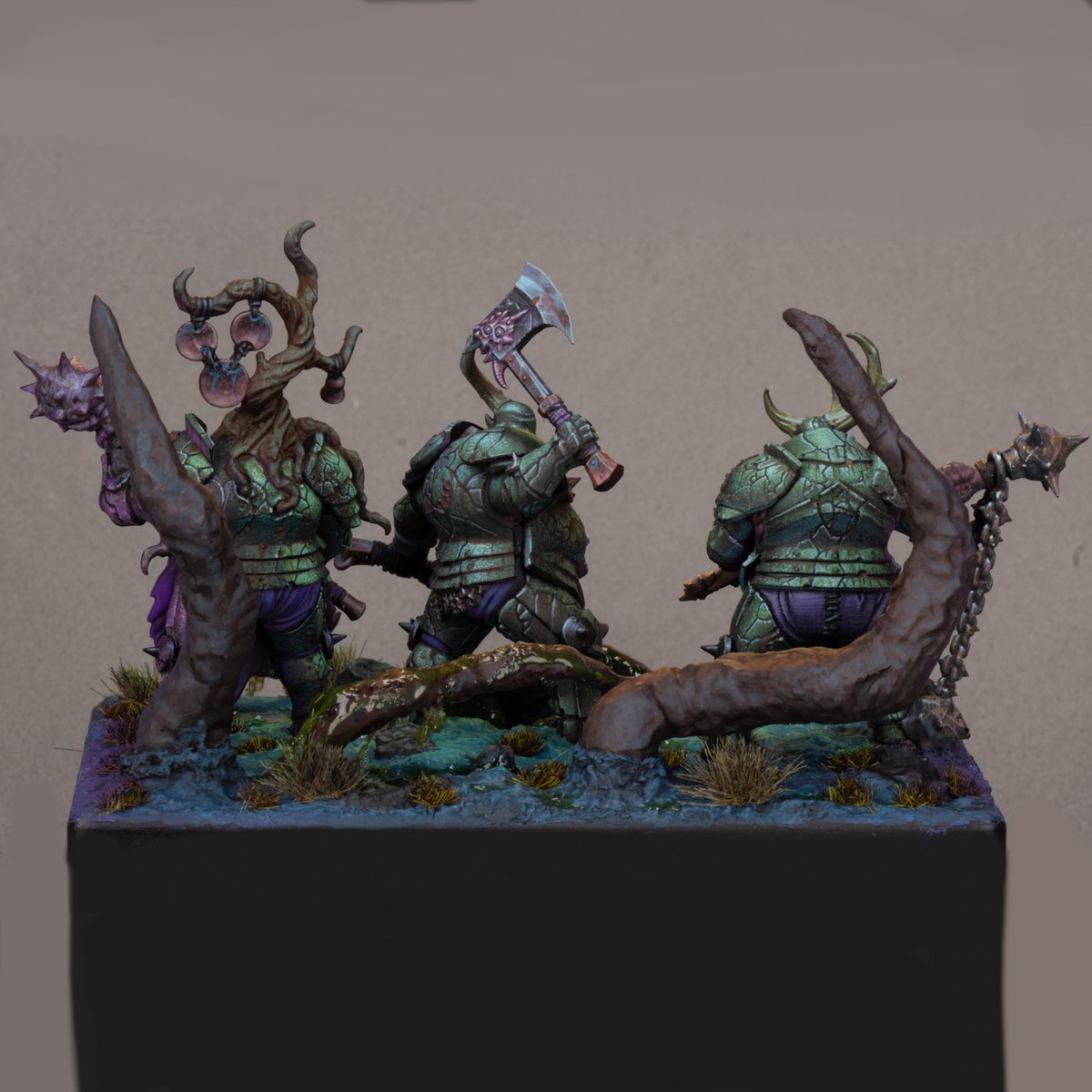MiniaturesDen's tweet photo. Third entry! I love these guys and the fact that they're very versatile in the way they can be painted. The smooth, big areas of the armor were a great canvas for the cracked armor effect.
#roadtogoldendemon #ageofsigmar #paintingwarhammer #miniaturepainting #warhammer https://t.co/nfjm4GrYeK