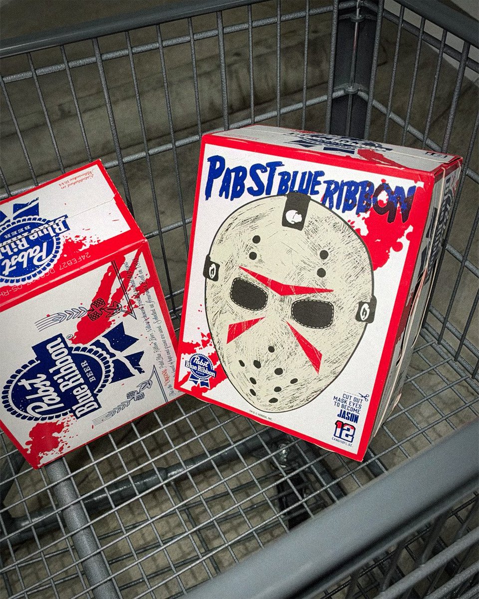 PabstBlueRibbon's tweet photo. PSA: This beer box is a Halloween costume. Directions are printed right on it. You’re welcome. 🔪🍻 https://t.co/40qtSdYqoC