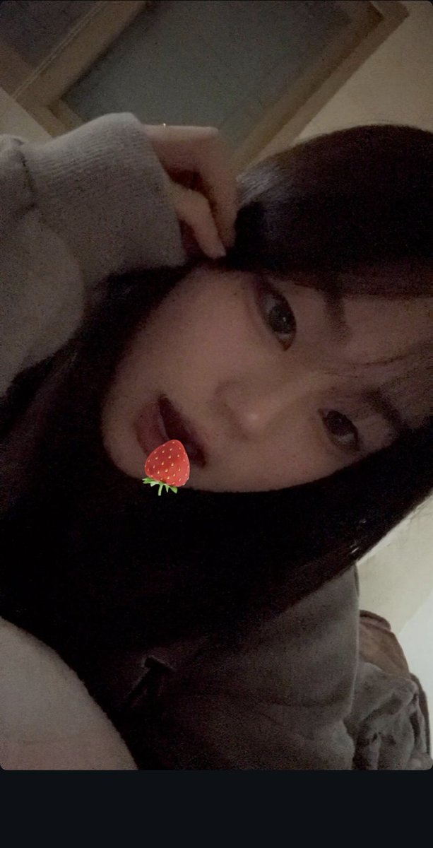 7jfo6v's tweet photo. 이채현 11 https://t.co/KAtowJy8ZT