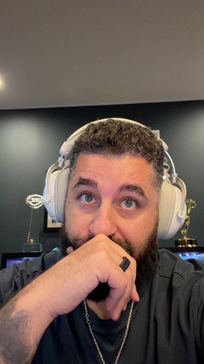 NAMELESS's tweet photo. MW4 LAUNCH DAY!! INSTANTLY HOPPING IN 8s. 🥵 

Come hang out 📺 🔴 https://t.co/tRtk5Fd0JG