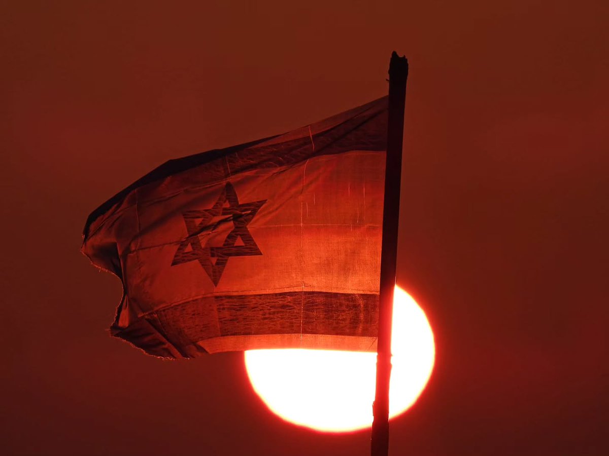 murat__dundar's tweet photo. Tel Aviv sunsets are unmatched. Change my mind. https://t.co/2vNYvtGtxL
