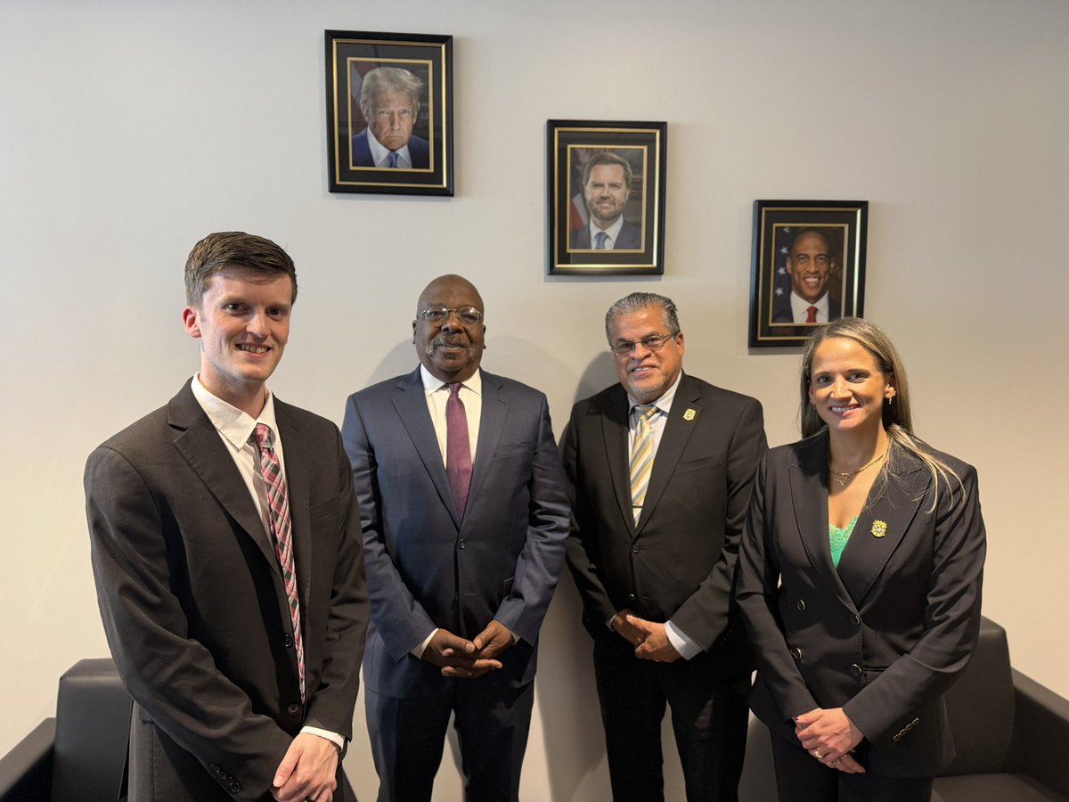 PRFAA's tweet photo. Alongside Juan M. Gaud Pacheco, Esq., Director of the Governor’s Faith-Based Office, we participated in a White House briefing hosted by Jennifer Korn, Director of the White House Faith Office, alongside members of @POTUS Trump’s team. We discussed opportunities to advance President Trump’s faith-based agenda, strengthen partnerships between the Government of Puerto Rico and the Trump Administration, and empower faith-based organizations to support families and communities across the Island.

We also met with officials from the U.S. Department of Housing and Urban Development (@HUDgov) and the U.S. Department of Labor (@USDOL) to discuss aligning local efforts with federal priorities, expanding opportunities for community and faith-based organizations, promoting youth mentorship, and strengthening the critical role these organizations play in serving Puerto Rico’s families.