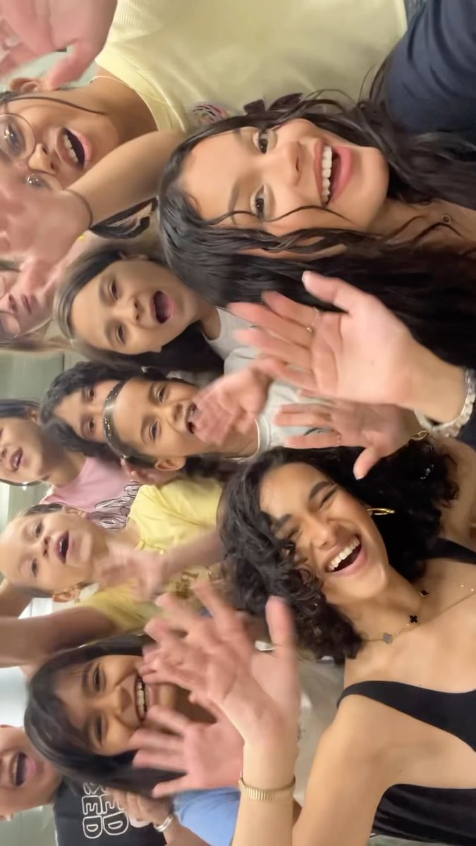 ToniEliane's tweet photo. Sábado 4 de Modela tu Esencia: clase de baile, reflexión y nuevos sueños junto a nuestras chicas. Seguimos brindándoles herramientas para descubrir sus capacidades y fortalecer su confianza. Orgullosa de todo lo que construimos juntas. https://t.co/wMSEmITz0L