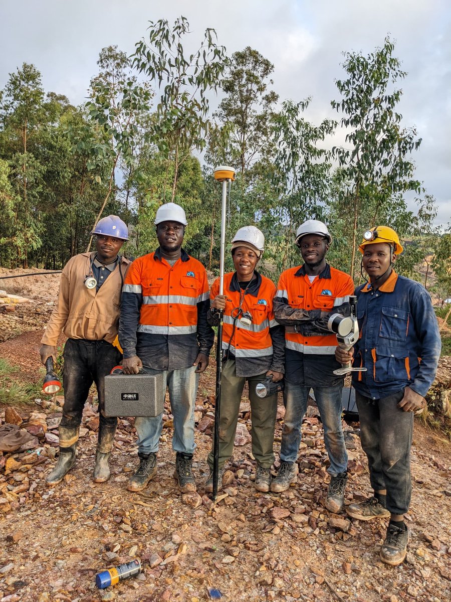 LyonMining's tweet photo. We do it because we love it!
#Mining_In_Rwanda
#LyonMiningServicesLtd https://t.co/ReFR6tspHs