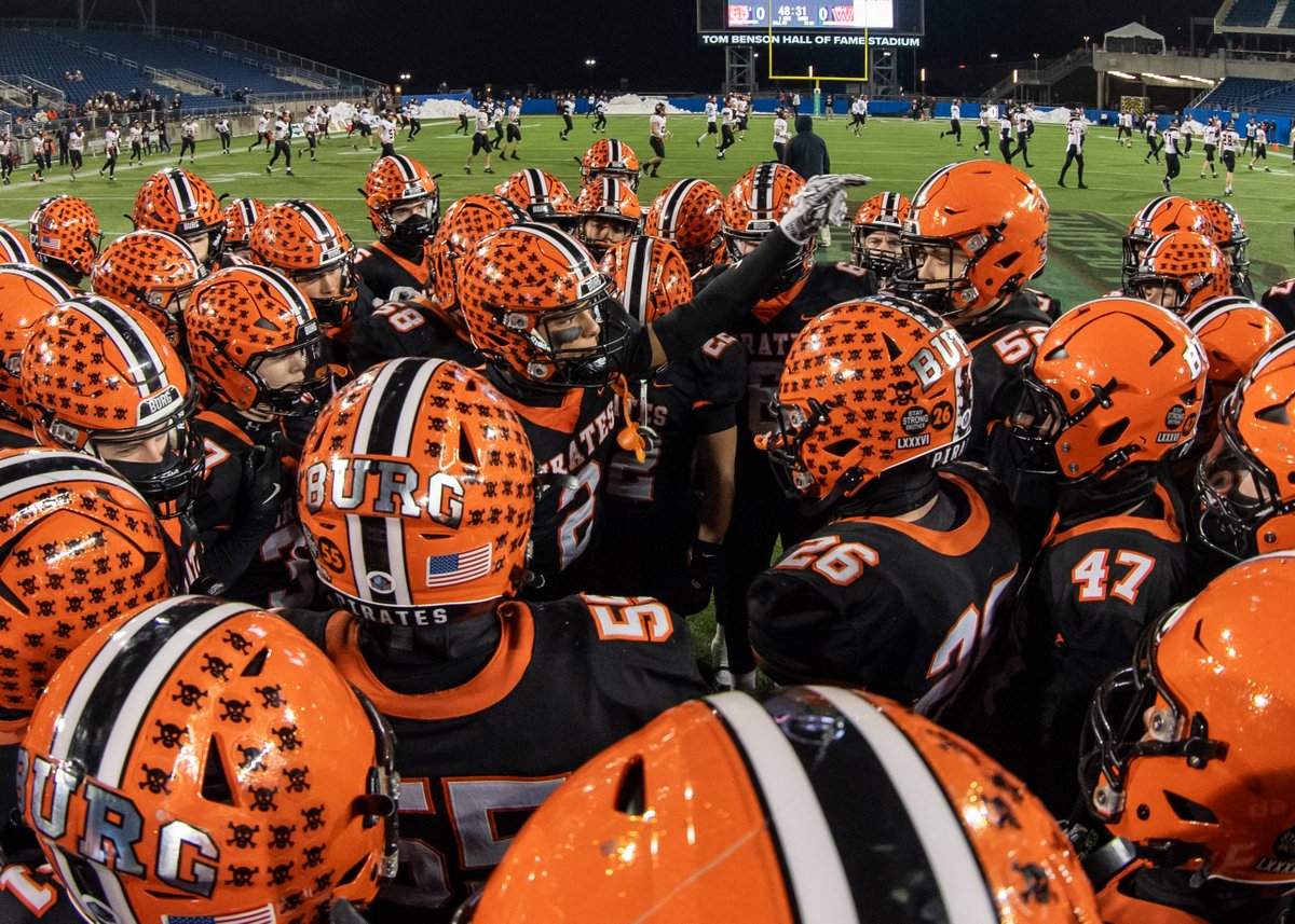 OHSAASports's tweet photo. 🏈 #OHSAA FOOTBALL: Welcome to Week 10! Rivalries, conference championships and playoff bids are on the line in the final weekend of the regular season.

➡️ Check out schedules, scores, playoff computer ratings, @MaxPreps stats leaders, @SpecSportsOH live coverage and more: https://t.co/YNR7Y21Inl