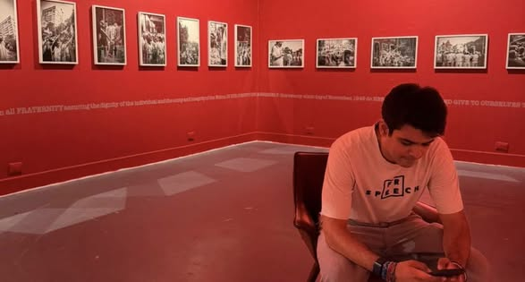 LancerFlying's tweet photo. BJP’s fear of dissent is now so evident that even photographs of youth protests are being forced out of an exhibition. Raihan Vadra’s show has been asked to remove these images, including photographs of the Tiranga. https://t.co/wqg24PHeCN