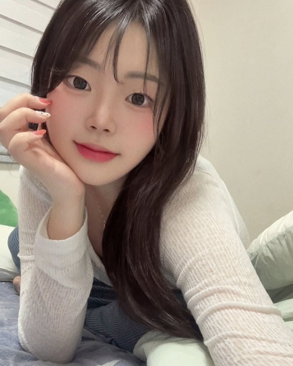 7jfo6v's tweet photo. 하지빈 06 https://t.co/CoLDFhj8MG