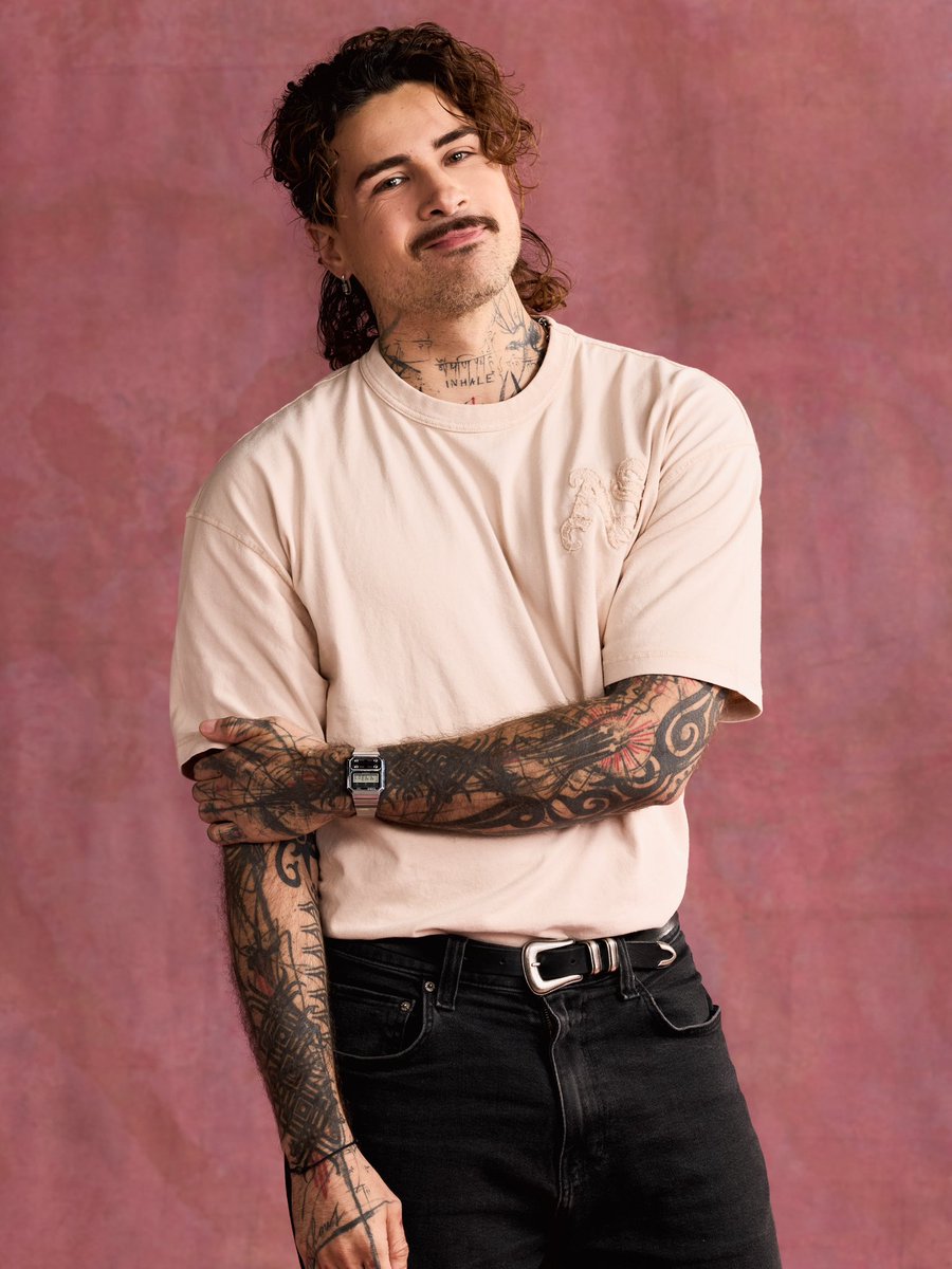 ianrashas's tweet photo. let’s have pink backdrops with papa https://t.co/v9wWWGR6vw