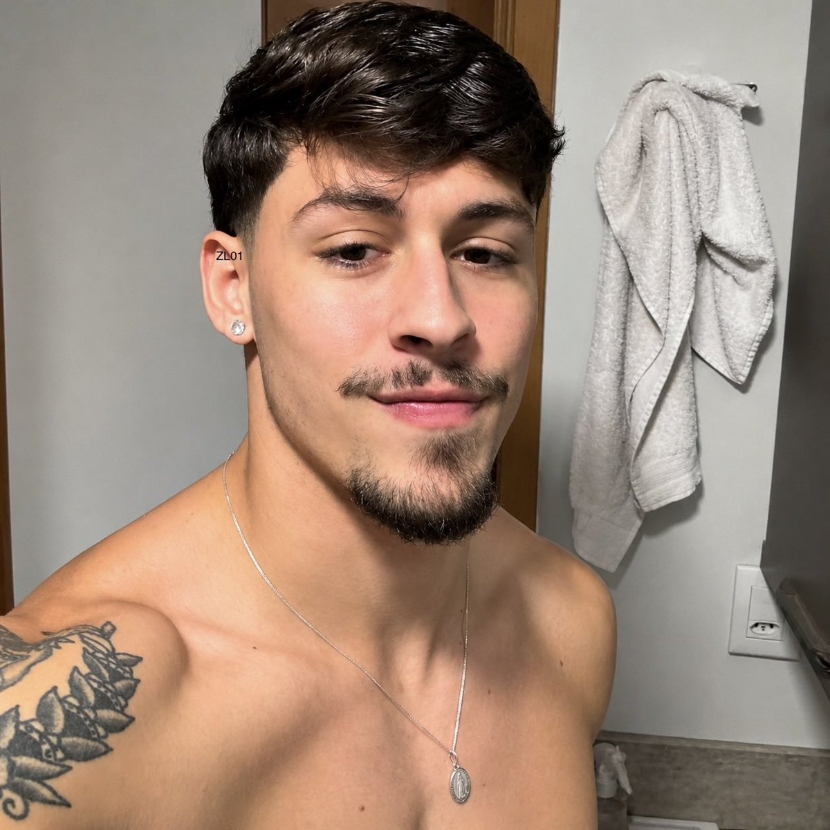 el_itboygzz's tweet photo. Alex Mendes https://t.co/5czc6S7NLh