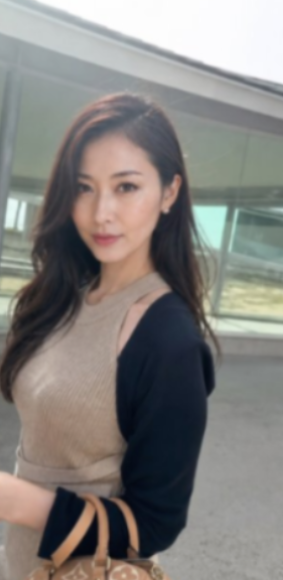 KingQN_26's tweet photo. 48歳ババアです      

 同年代～年上でメール交換してジジ友なってくれる人いませんか？！ https://t.co/AKnzQb2tM1