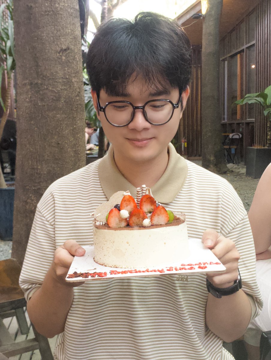 radamix's tweet photo. 22岁生日快乐！愿新的一岁，平安顺遂，心想事成。 https://t.co/TfW9HOP83E