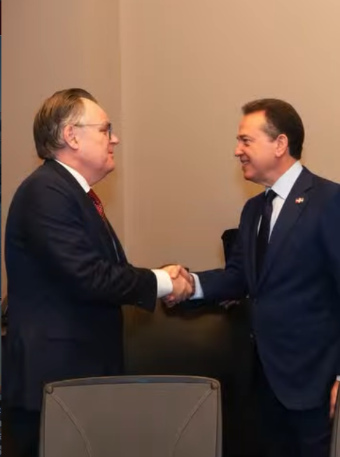 CanEmbDR's tweet photo. Minister @itobisono ’s first official visit to Canada marks a new chapter in Canada-DR relations. Together, we are deepening commercial ties and creating new opportunities for trade, investment, and growth. 🇨🇦🇩🇴
@MIREXRD https://t.co/iyILrvVIxe