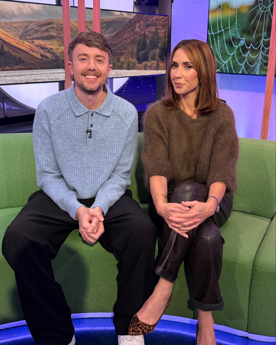 BBCTheOneShow's tweet photo. Joining Alex Jones &amp; Roman Kemp on the sofa tonight…

Bob Mortimer &amp; Paul Whitehouse, and James Nelson-Joyce &amp; Saoirse-Monica Jackson 💛

See you at 7pm!
https://t.co/kYXECv4EEO https://t.co/UDoxprfQ1A