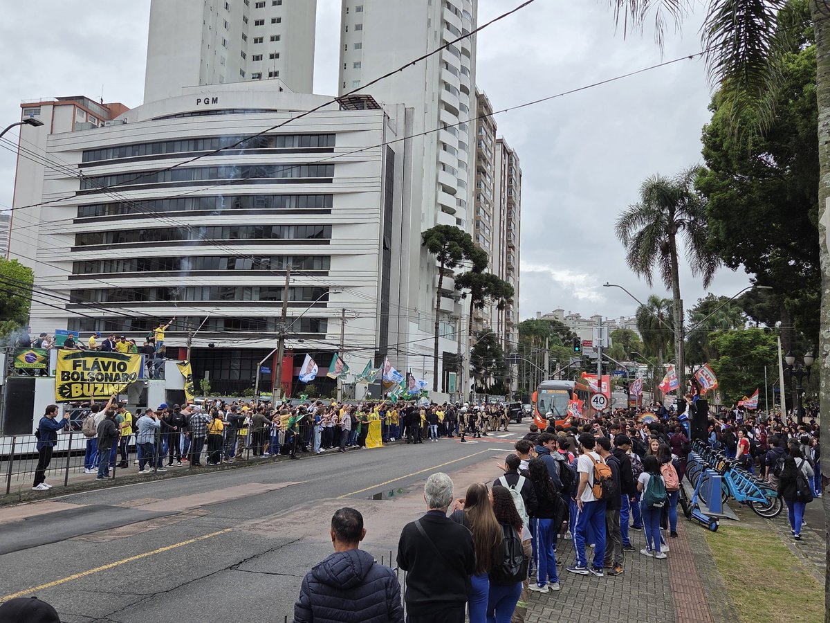 arakigdb's tweet photo. E vi mesmo, mlkada representou mil grau

Seremos ⭐️ https://t.co/OSYOpxpJl2