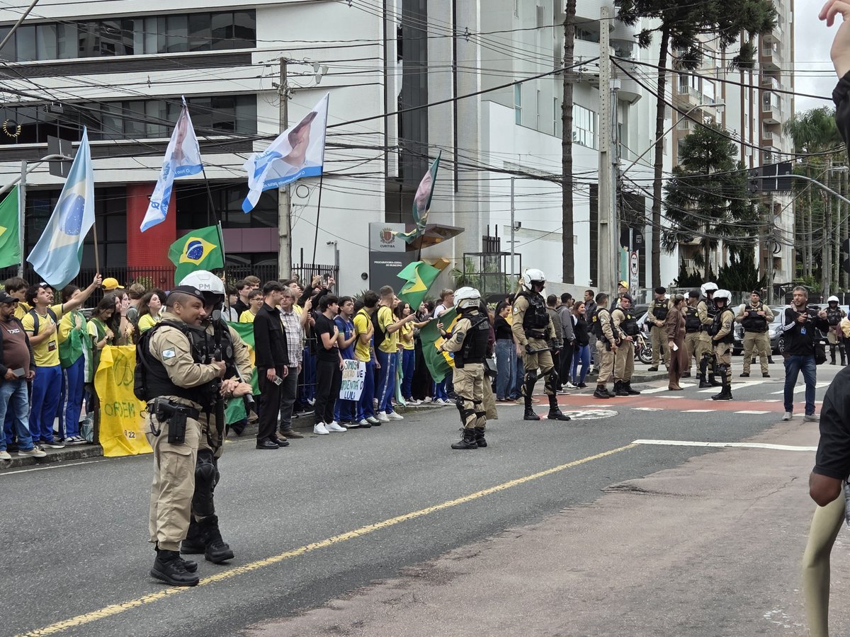 arakigdb's tweet photo. E vi mesmo, mlkada representou mil grau

Seremos ⭐️ https://t.co/OSYOpxpJl2