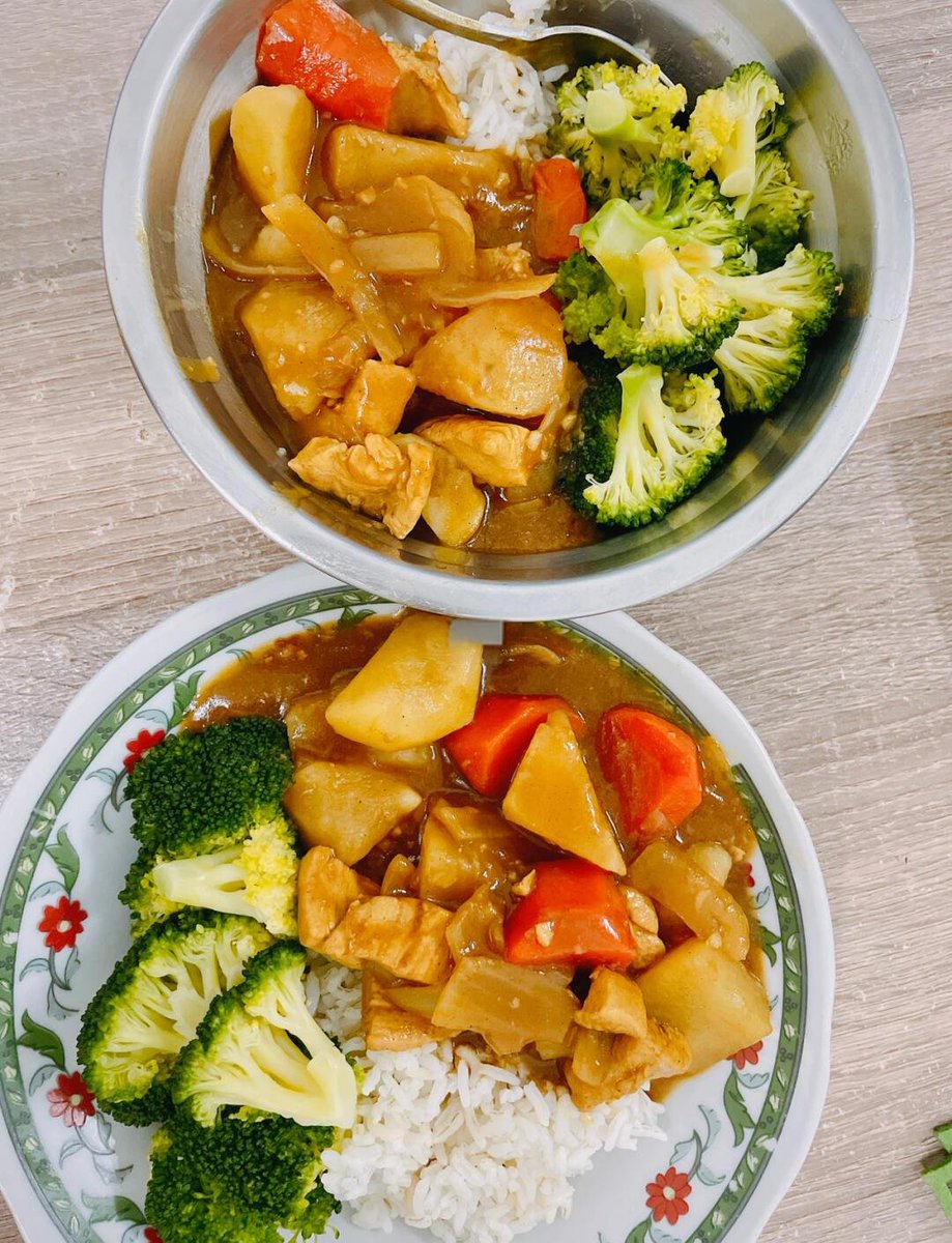 shirome4696's tweet photo. [今日は野菜を使ってカレーを作ったよ、包丁で具材を細かく搅って、嘉（か）さんに教わったレシピが大活躍！]， https://t.co/nIlCgmmZF5