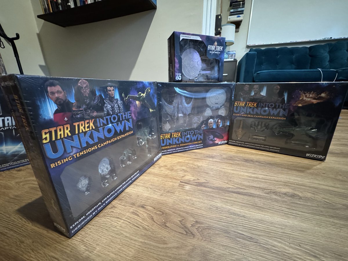 GoodAaron's tweet photo. A huge thanks to @wizkidsgames for sending me these extremely rad #StarTrek card and board games — INTO THE UNKNOWN, CAPTAIN’S CHAIR, and a limited edition Enterprise D!

My family and I can’t wait to… engage. https://t.co/wASq4I5G4b