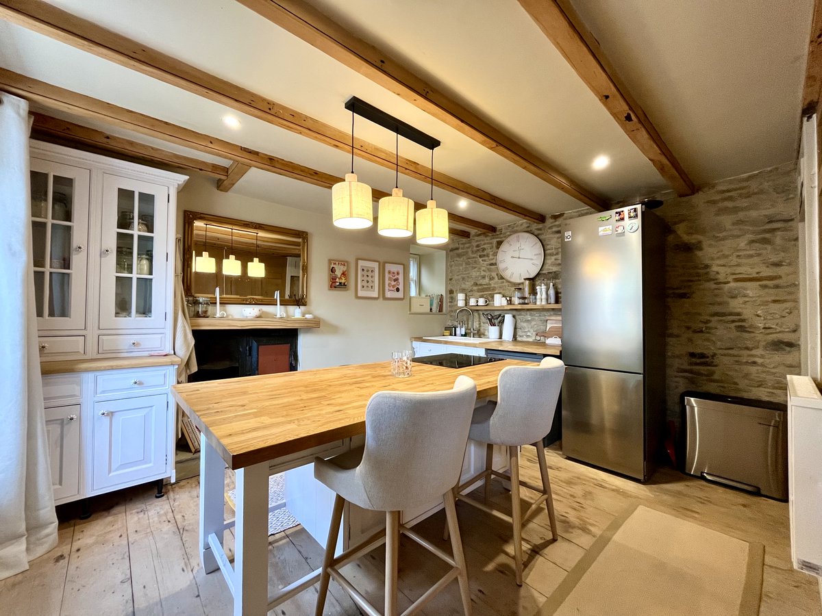 andrewcproperty's tweet photo. 🏠New Property Listing
📍Market Place #Allendale
Stunning Grade II Listed Home
🛏️2 Double Bedrooms
🛋️2 Reception Rooms
🛁Bathroom
🌳Rose Garden & Stone Outhouse
💷Offers in Region of £225,000
Beautifully Presented - Accommodation Over Three Floors
#proudguildmember #central https://t.co/vTvWxt3qxH
