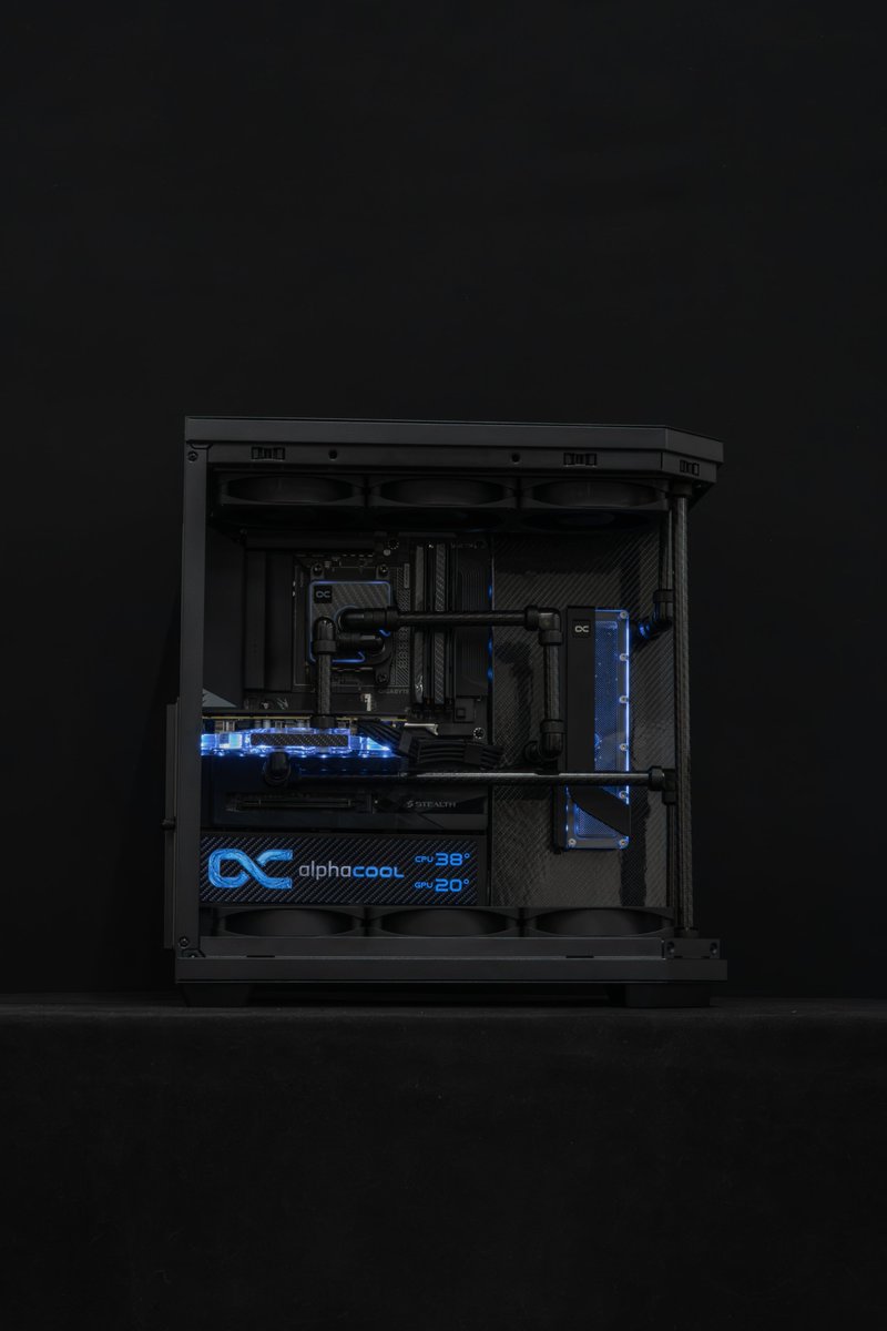 Aguel_design's tweet photo. Carbon love 🖤
FSP U580 case with @AorusOfficial B850M Aorus Stealth and all cooling products from @alphacool https://t.co/LyxGoFry8L