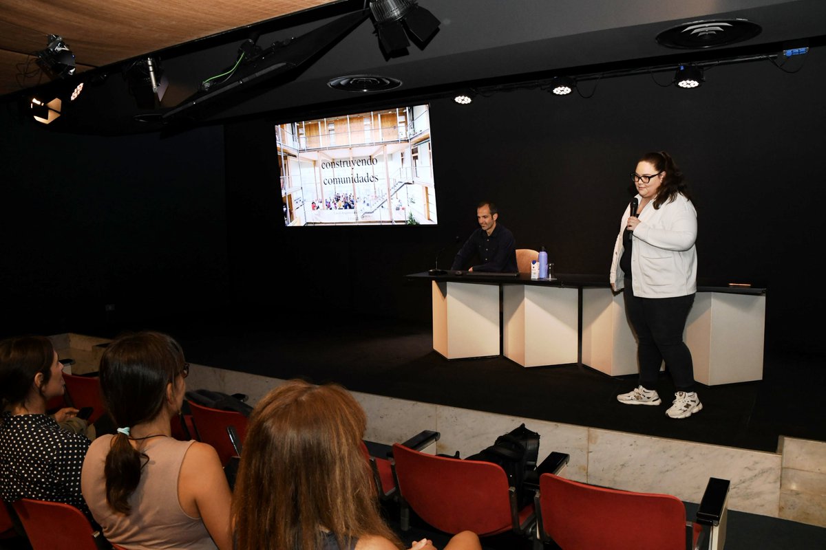 _COAMU's tweet photo. 🏛️🌿 Hemos celebrado en el COAMU la conferencia «Naturalezas con arquitectura», de Juan Antonio Sánchez Morales, “Pencho”.

💬 Un encuentro para reflexionar y compartir diferentes miradas sobre la relación entre naturaleza y arquitectura.

👏 ¡Gracias a todos los asistentes! https://t.co/CNsZjnqppm
