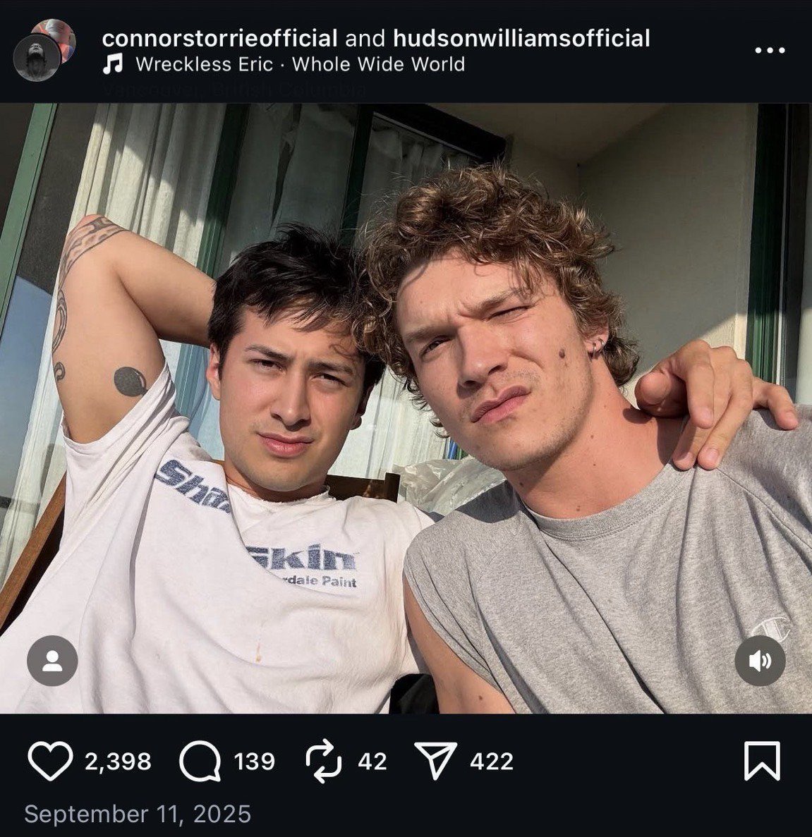 fivehole15's tweet photo. Don’t forget the follow up, joint post, face reveal with a love song about searching the whole world for the one and only person that’s meant for you. 

You can call this the behavior of platonic friends, or you can demonstrate basic common sense and critical thinking. #hudcon https://t.co/tRZlndN5oC