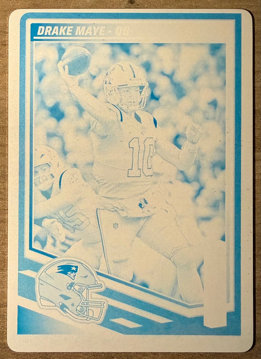 MoochChicago's tweet photo. Giveaway Contest! 

Whoever guesses the correct total yards for Drake Maye tonight for Bears vs Patriots - gets this Drake Maye 1/1 Cyan Printing Plate Card.

Must be following, like and repost to win.

THURSDAY NIGHT FOOOOZBALL! https://t.co/D9WF1pn6XB