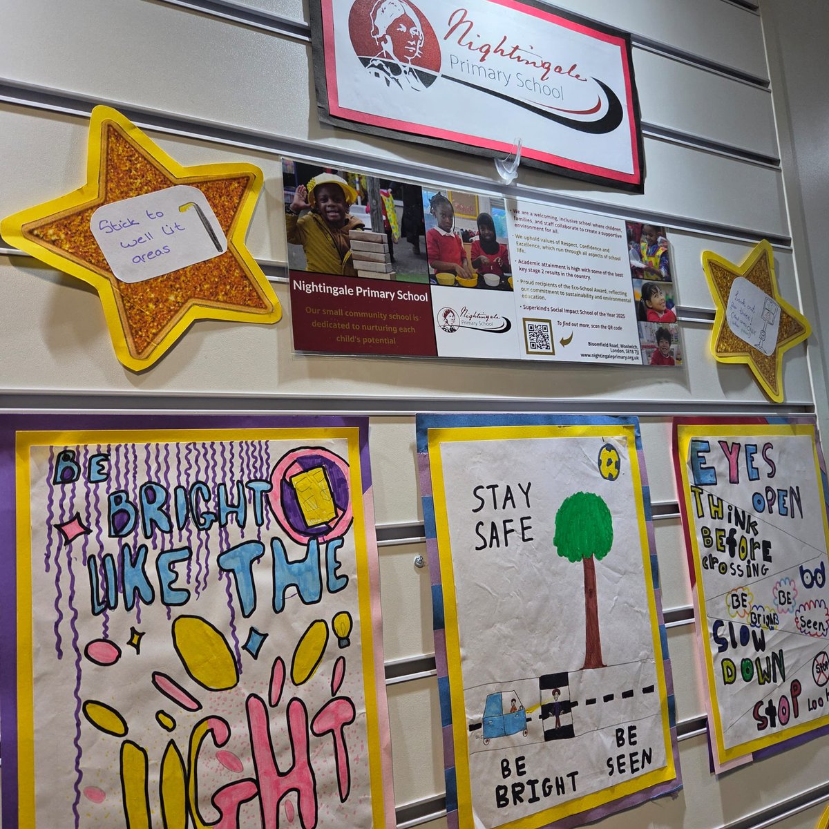 WoolwichLibrary's tweet photo. We have a fantastic new display at #WoolwichLibrary with thanks to pupils from Nightingale School! All about safe crossing of roads, with advice about staying bright to be seen as winter is on the way. Head to the gallery wall to see it! 🖼️ #LoveYourLibrary https://t.co/G2wxSJFsKD